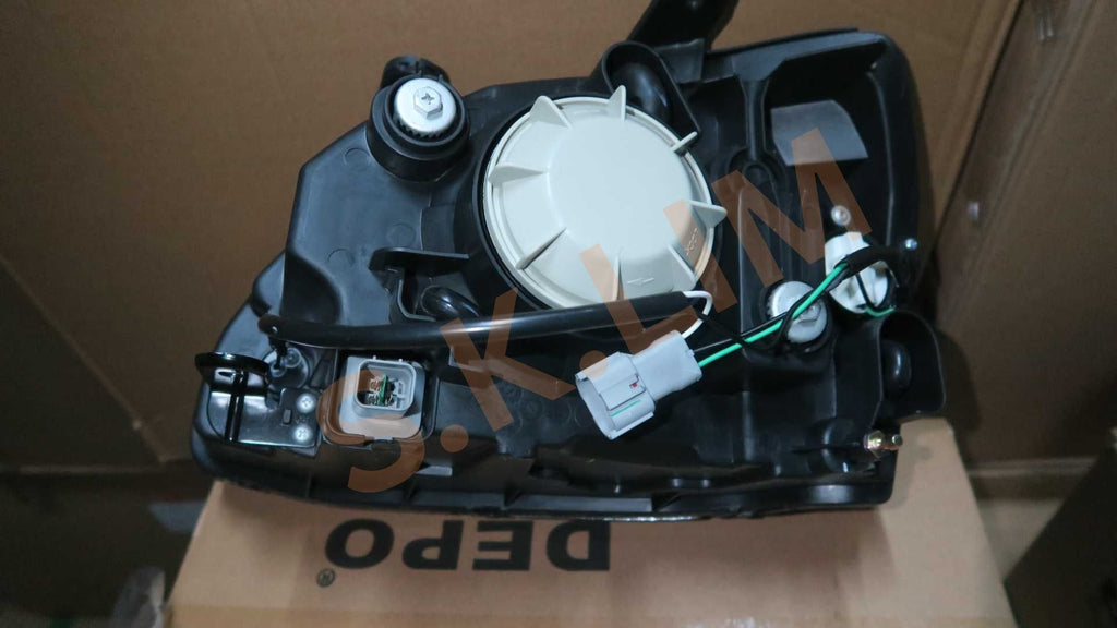 Kia Carens 2 / Naza Citra Head Lamp Right / Lampu Depan Kanan - Aftermarket *3 PIN*