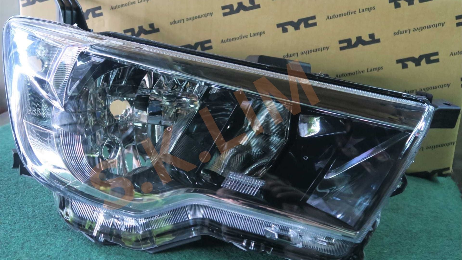 Perodua Bezza 2016-2019 D63D Head Lamp Right / Lampu Depan Kanan - Aftermarket *BULB*