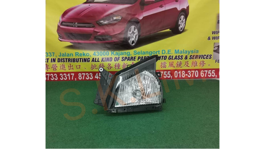 Isuzu NKR55/NPR71/NQR Head Lamp / Lampu Depan 2010/2011' - Aftermarket