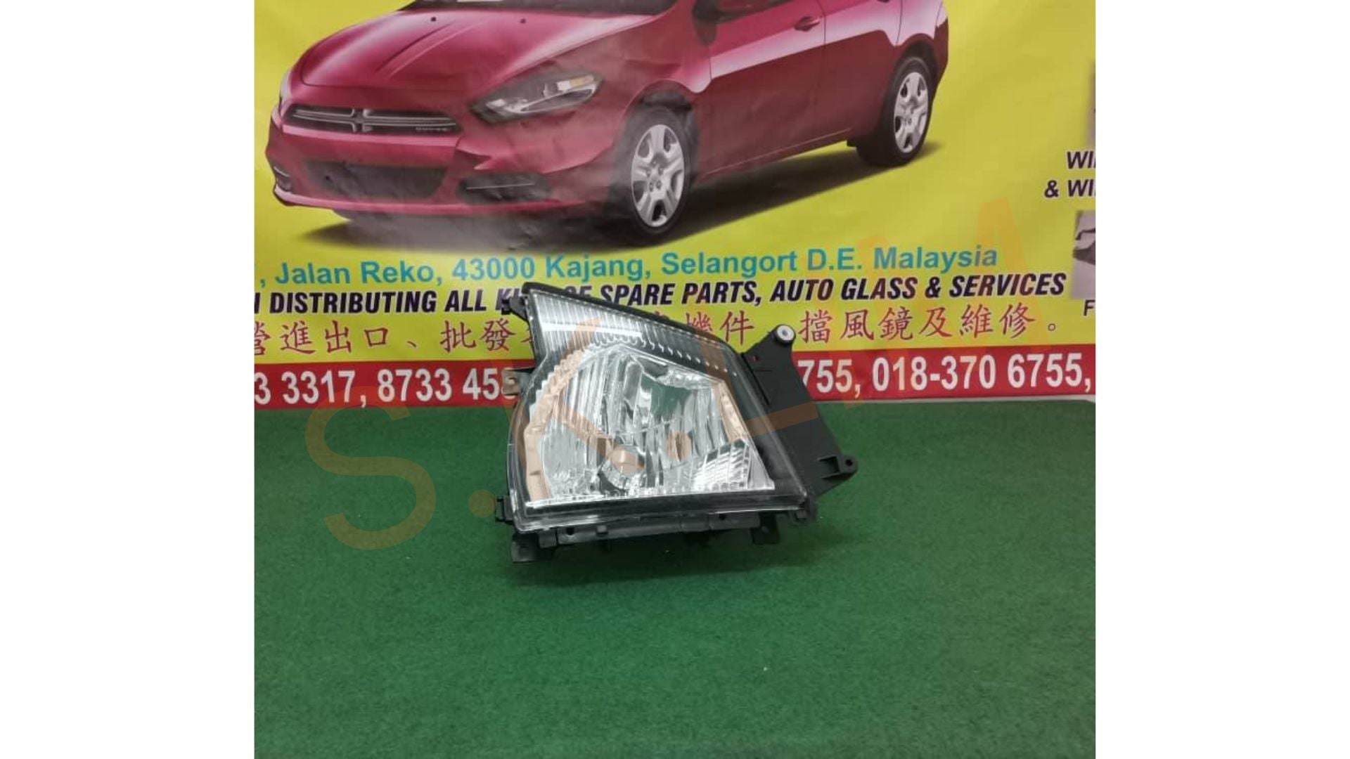 Isuzu NKR55/NPR71/NQR Head Lamp / Lampu Depan 2010/2011' - Aftermarket