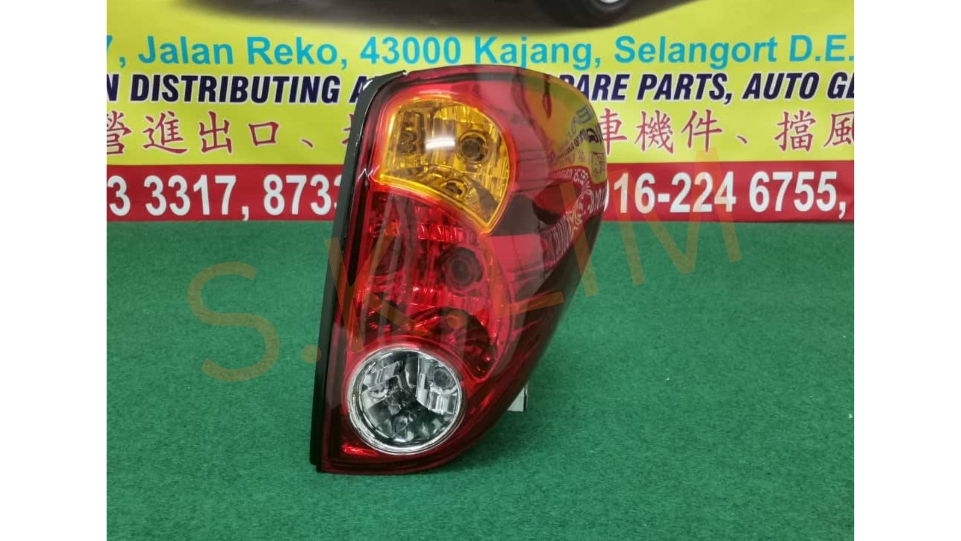 Mitsubishi Triton 2006' KB4T Tail Lamp Right / Lampu Belakang Kanan - Aftermarket *RED*
