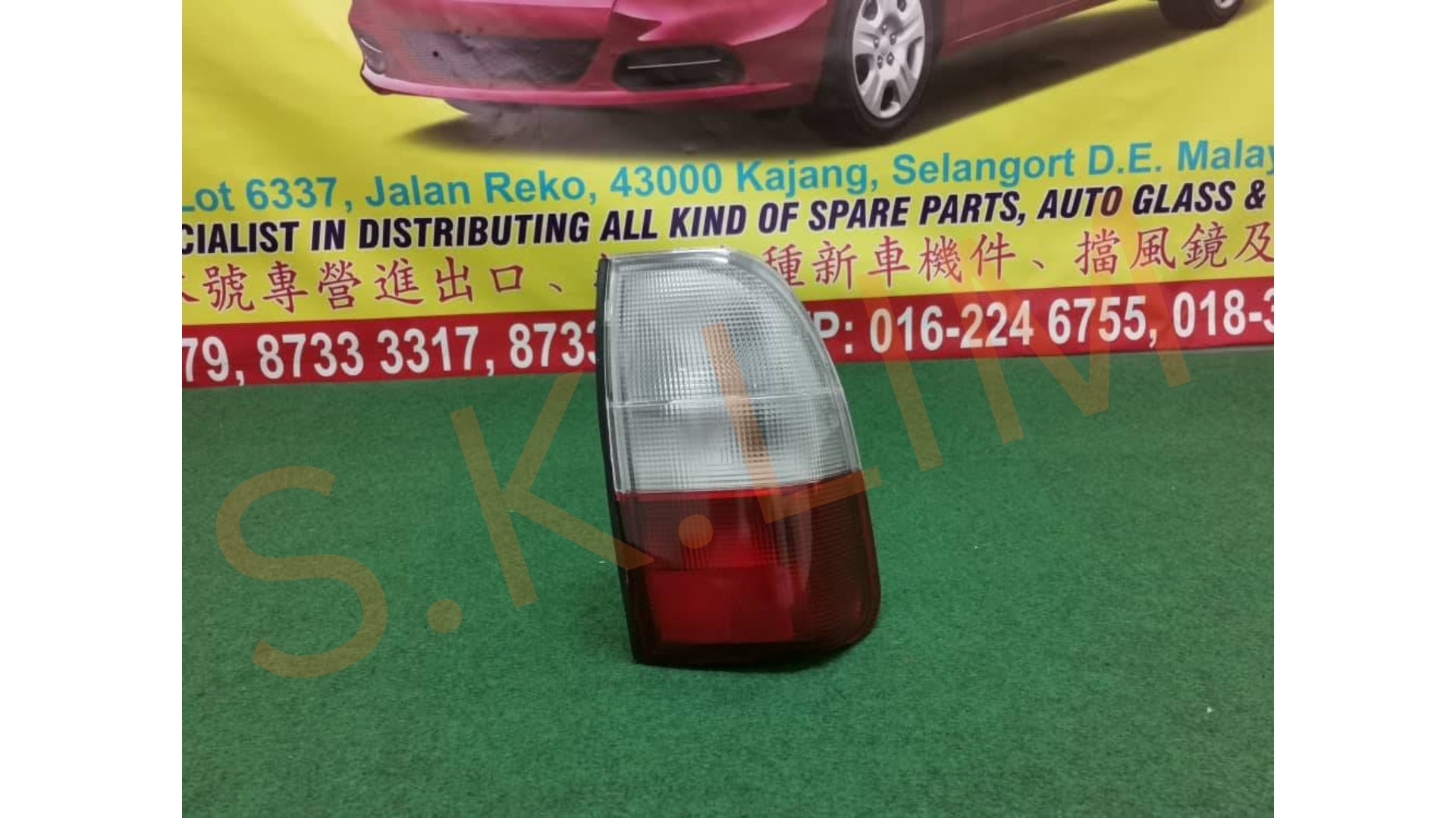 Mitsubishi Storm L200 2004' Tail Lamp Right / Lampu Belakang Kanan - Aftermarket *RED/CLEAR*