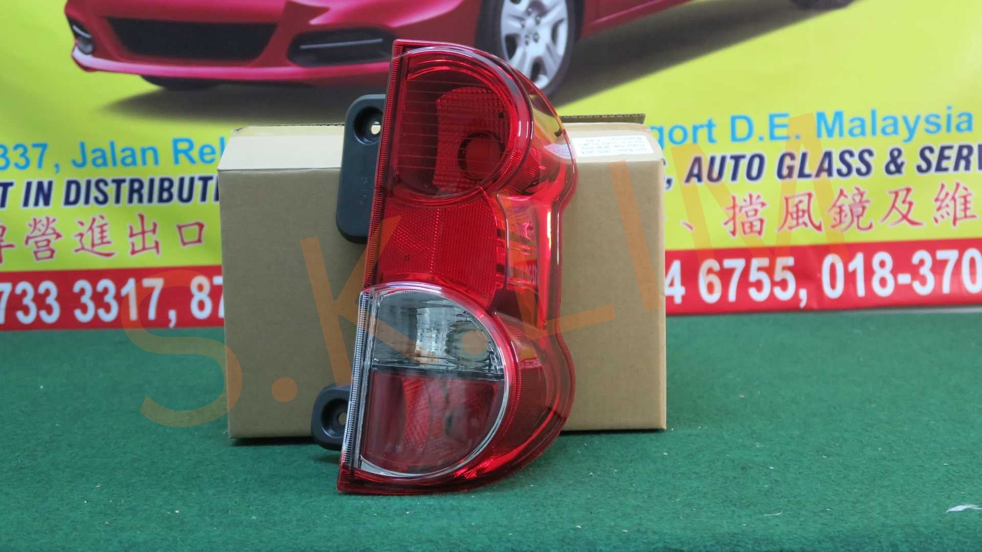 Nissan NV200 M20L VAN Tail Lamp Right / Lampu Belakang Kanan - Aftermarket