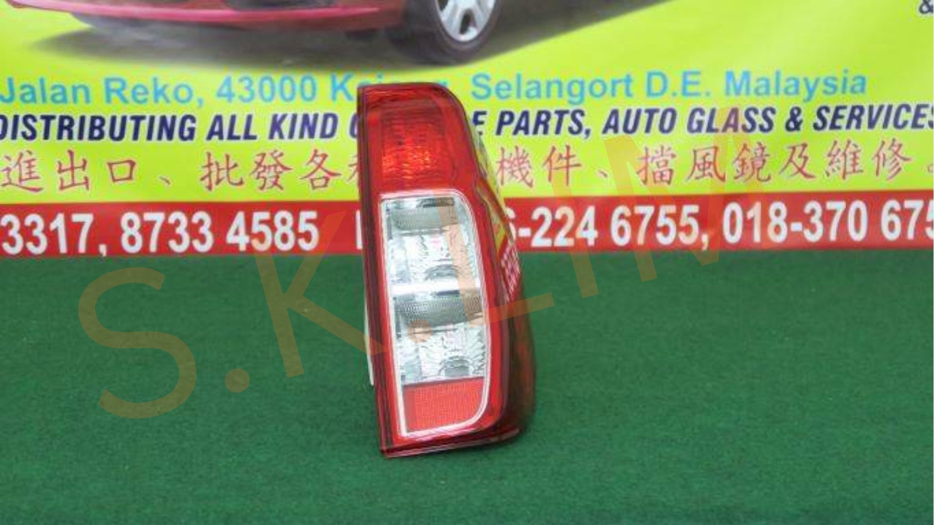 Nissan Navara D40T Tail Lamp Right / Lampu Belakang Kanan - Aftermarket