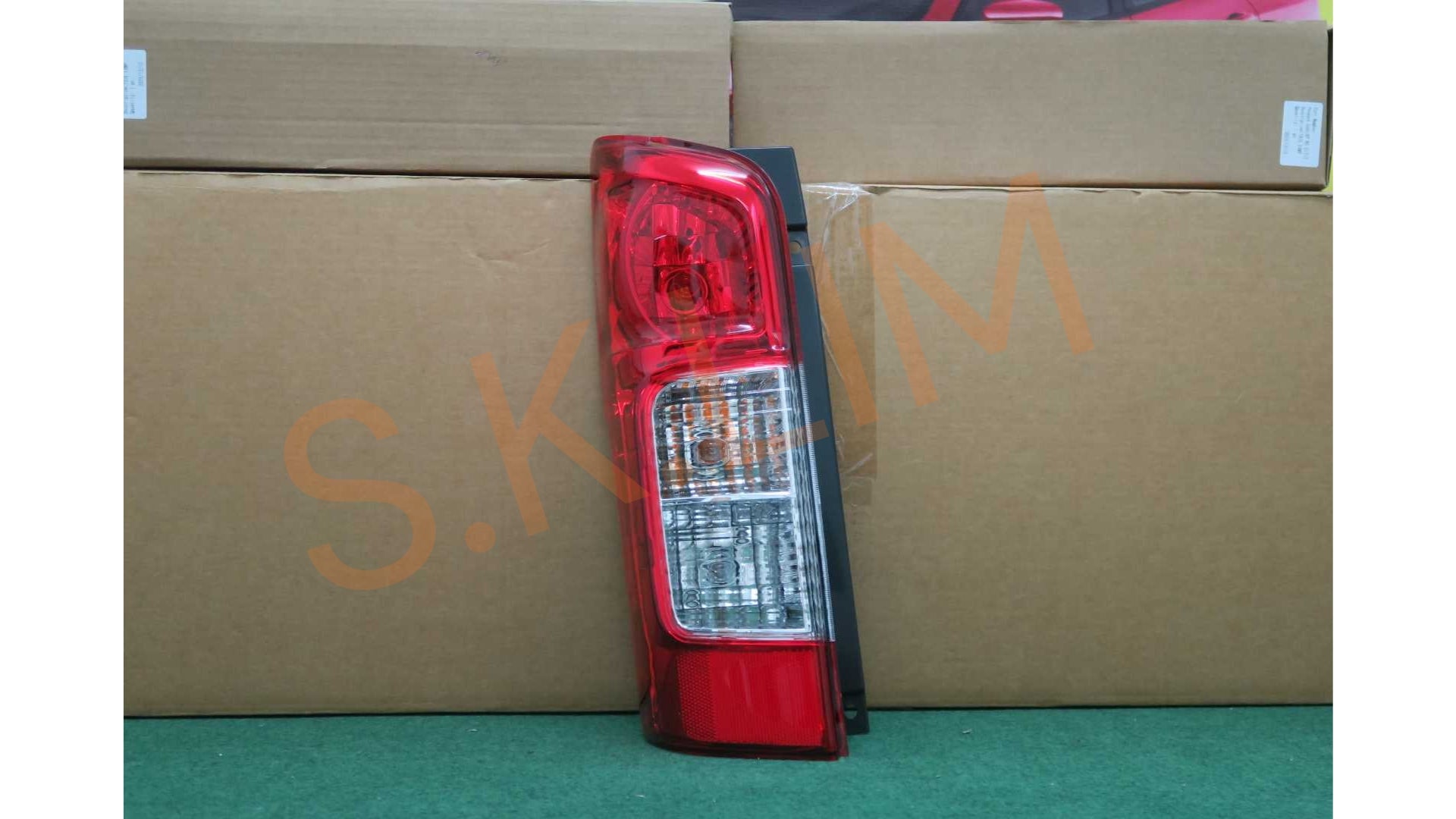Nissan Urvan 2014-2018' E26/NV350 Tail Lamp Left / Lamp Belakang Kiri - Aftermarket