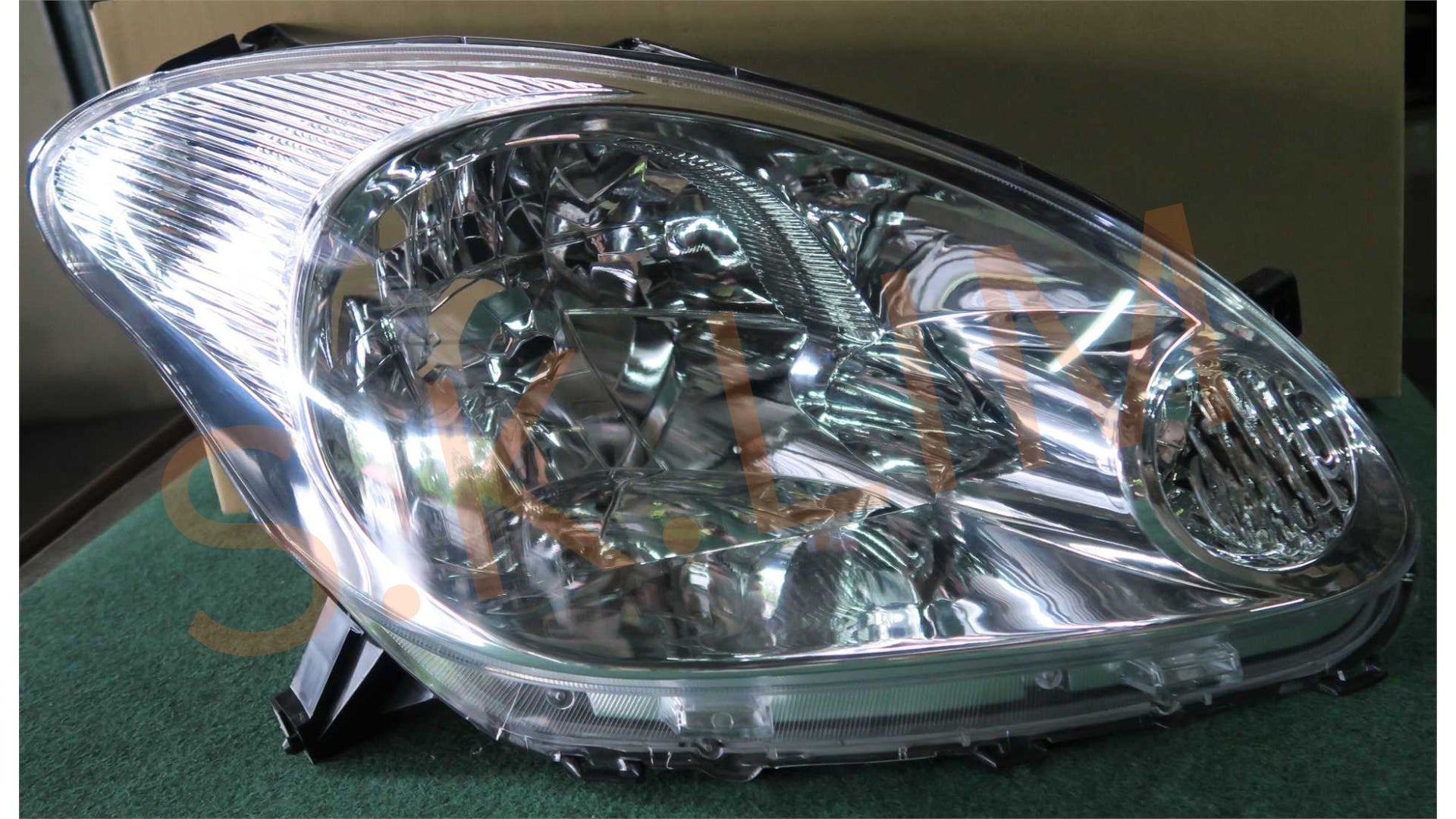 Perodua Myvi 2005-2008' Head Lamp Right / Lampu Depan Kanan - Aftermarket *Clear*