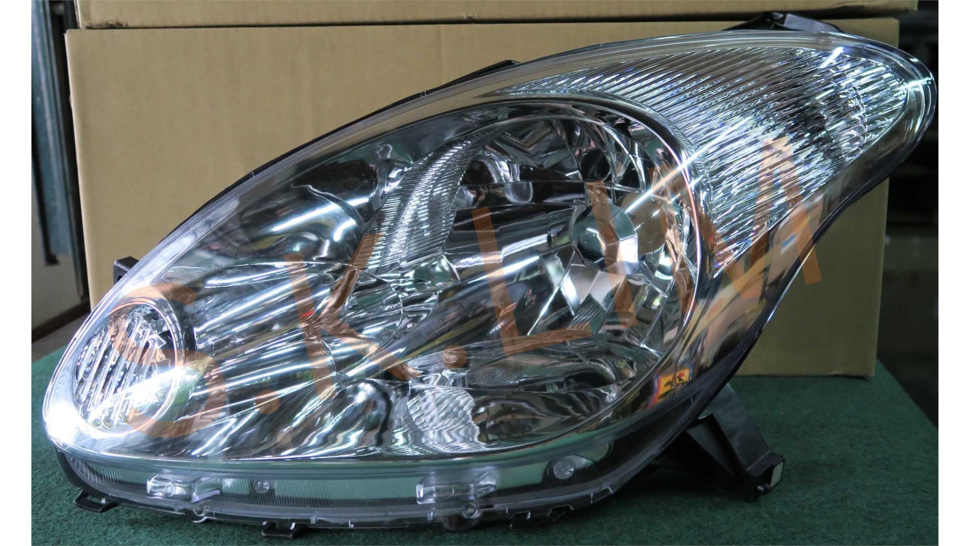 Perodua Myvi 2005-2008' Head Lamp Left / Lampu Depan Kiri - Aftermarket *Clear*