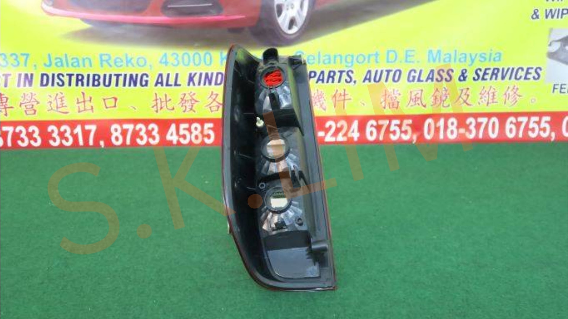 Nissan Navara D40T Tail Lamp Right / Lampu Belakang Kanan - Aftermarket