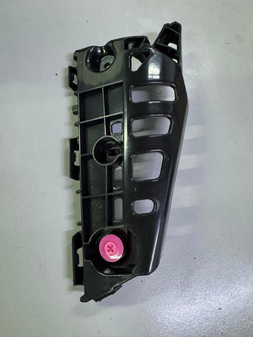Toyota Vellfire / Alphard 2018 AGH30 Bumper Side Bracket Front Right - Aftermarket
