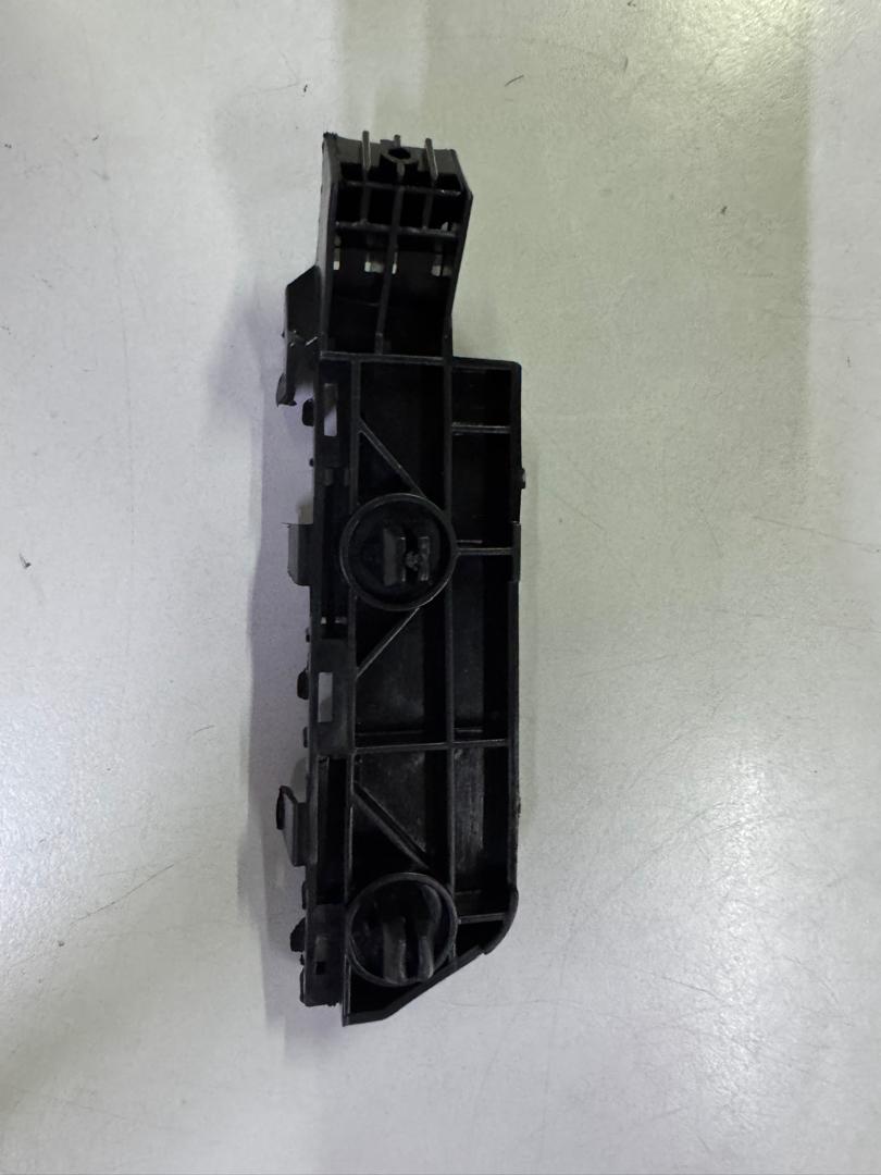Honda CRV 2007/2008 SWA Bumper Side Bracket Front Right - Aftermarket