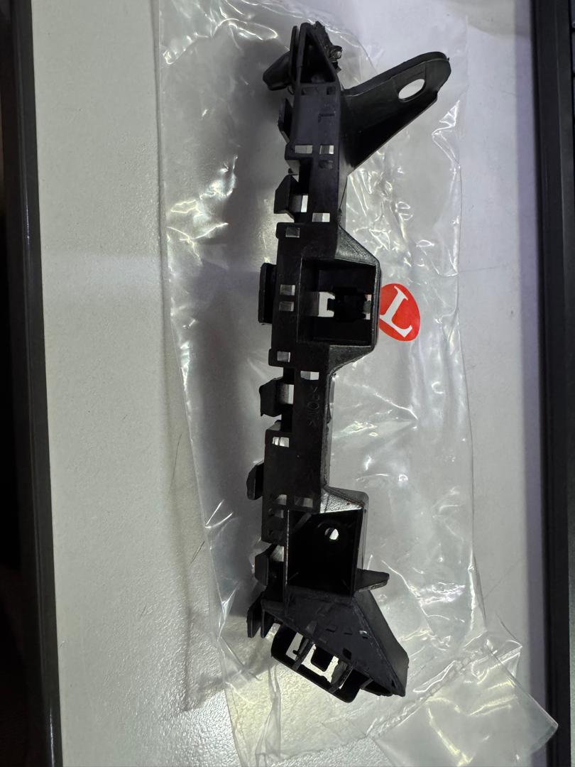 Honda Jazz 2015' T5A Bumper Side Bracket Front Left - Aftermarket