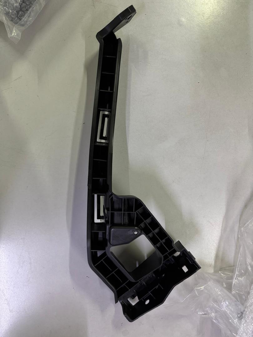 Honda HRV 2019' T7A/T7S Head Lamp Lower Side Bracket Front Left - Genuine
