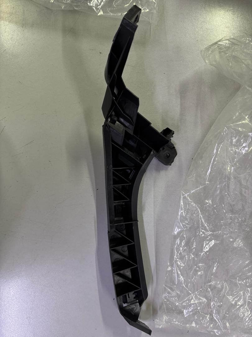 Honda CRV 2007/2008 SWA Head Lamp Lower Side Bracket Front Right - Aftermarket